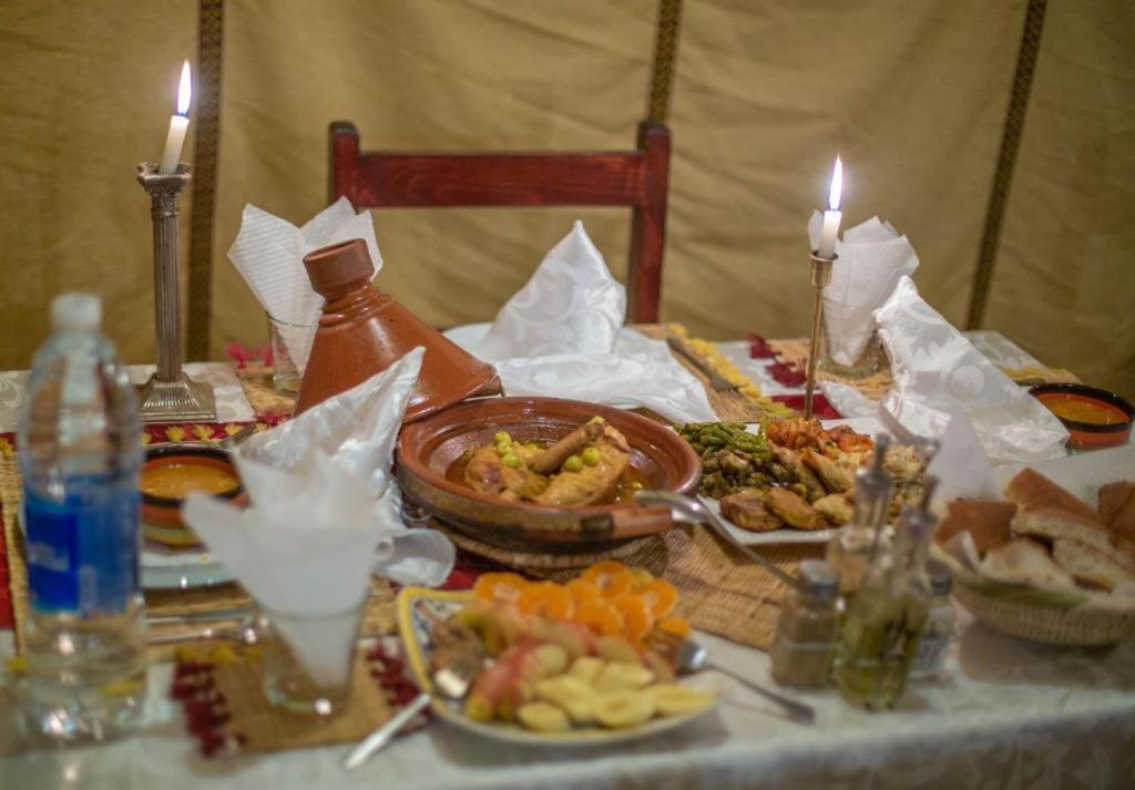 ホテル Sahara Safari Camp メルズーガ エクステリア 写真